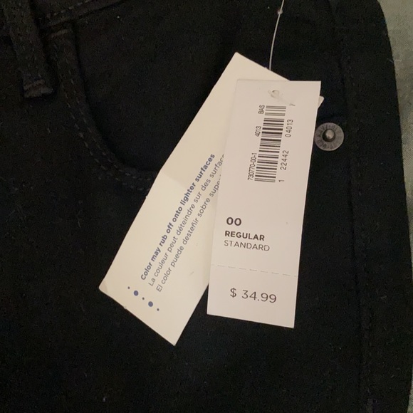 Black Old Navy jeans - Picture 2 of 4